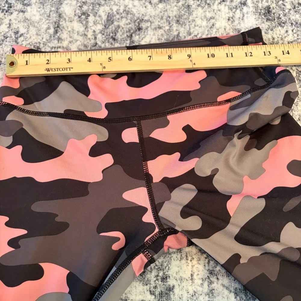 Nicole Miller NEW YORK ACTIVE Camo Print Legging Yoga Pant Activewear Size Small